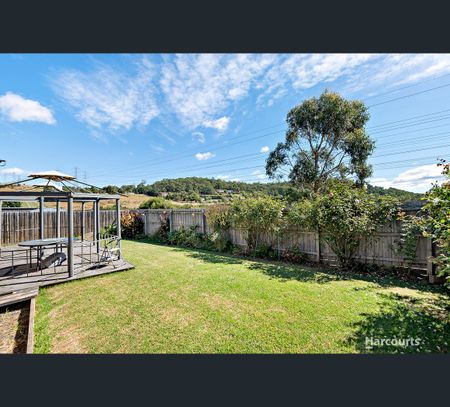 95 Manna Gum Drive, Pakenham, Vic 3810 - Photo 5