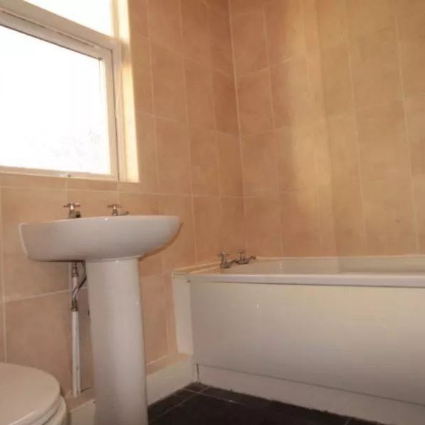 6 Bed - 5 Winston Gardens, Headingley, Leeds - LS6 3LA - Student - Photo 1