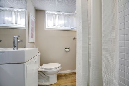 For Lease - 256 Eastcourt Road, Oakville, Ontario - Photo 4