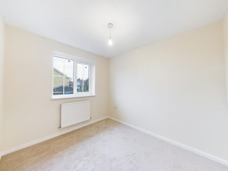 4 bedroom detached house to rent - Photo 3