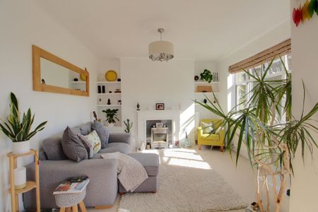2 Bedroom - Photo 3