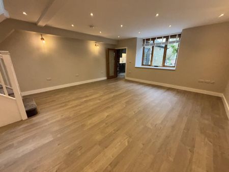 2 bedroom end of terrace house to rent - Photo 2