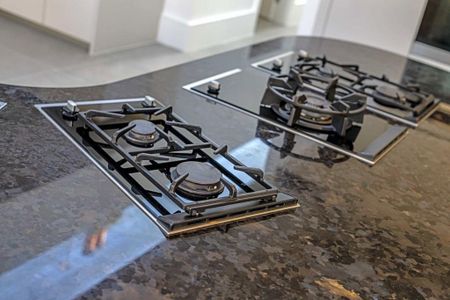 6 bedroom detached house to rent - Photo 5