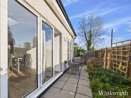 3 bedroom apartment to rent - Photo 2