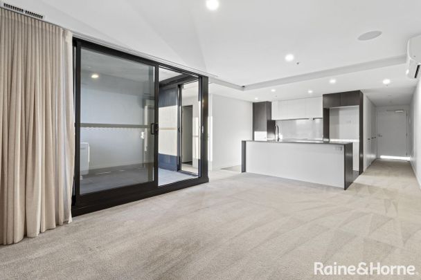 Live your best life at Midnight! - Available from the 29/11/2023. - Photo 1