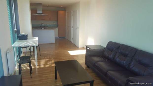 2 bedroom property to rent in London - Photo 1