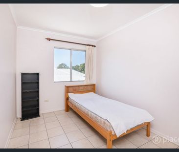 Spacious two bedroom unit in trendy Hamilton location - Photo 3