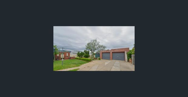 3 BEDROOM HOUSE LOCATED WEST TAMWORTH - Photo 1