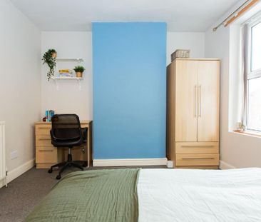 5 bedroom detached house to rent - Photo 3