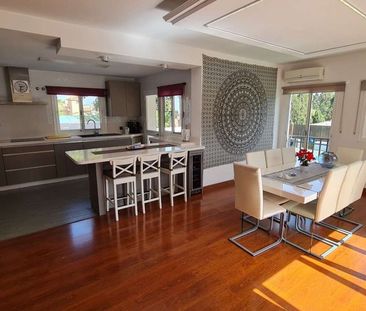 5 room luxury Villa for rent in Torremolinos, Andalusia - Photo 3