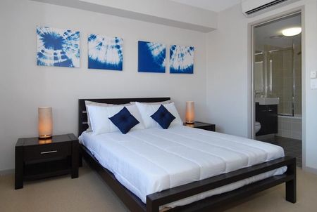 STUNNING 2 BED 2 BATH APARTMENT - Photo 4
