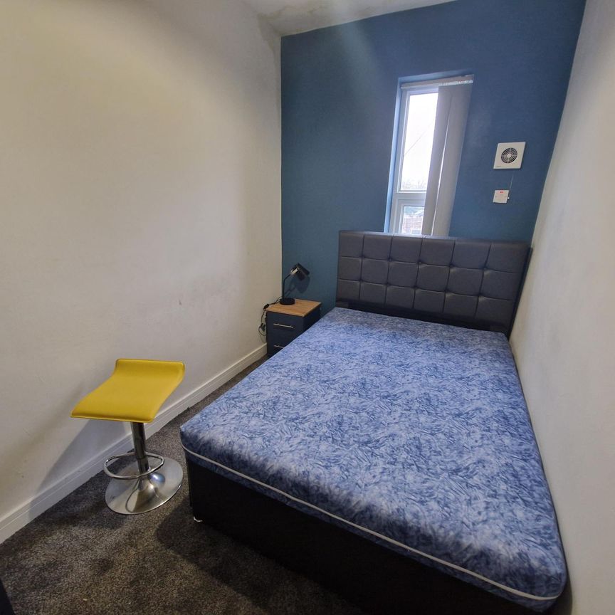 Manchester Road East - Photo 1