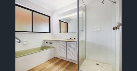 Spacious Four Bedroom Family Home - Freshly Updated & Close to Everything! - Photo 5