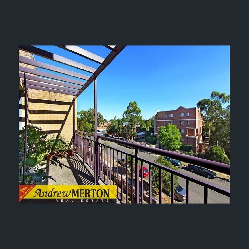 Open plan living - Photo 1