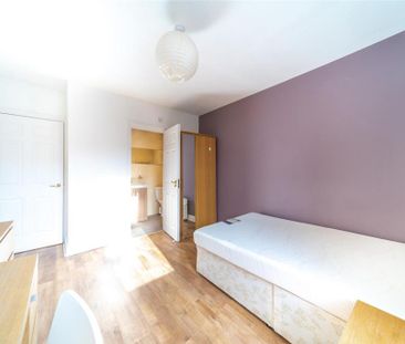 3 bedroom apartment to rent - Photo 4