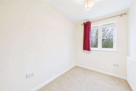 3 bedroom detached house to rent - Photo 3