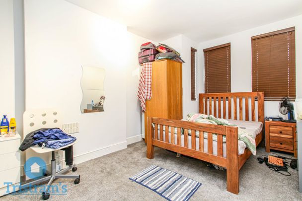 4 bed Flat for Rent - Photo 1