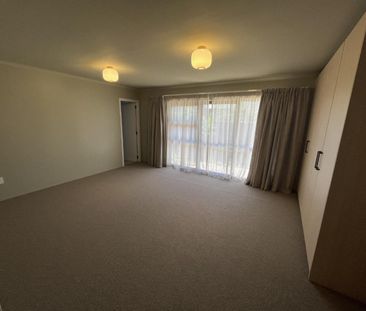 Fully Renovated Merrilands home - Photo 3