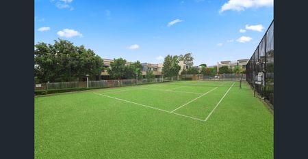 OVERSIZED THREE BEDROOM - SOUGHT AFTER LOCATION - Photo 4