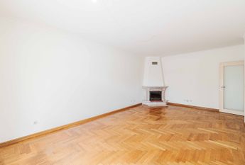 APARTAMENTO T2 NO ARNEIRO - CARCAVELOS