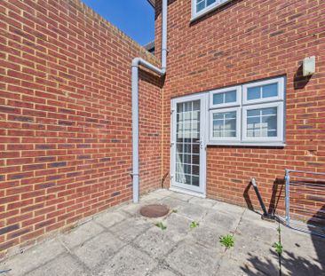 Pitts Road, Slough, Berkshire,SL1 - Photo 6