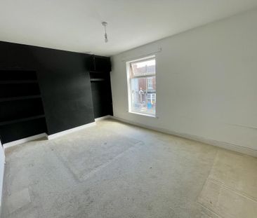 2 bedroom end of terrace house to rent - Photo 5