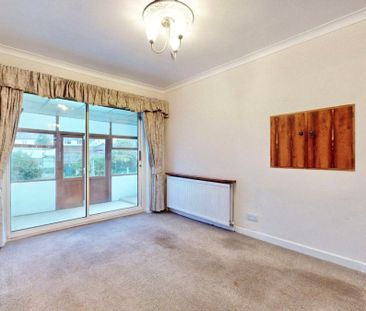 Stanwell Gardens, TW19, Surrey - Photo 1
