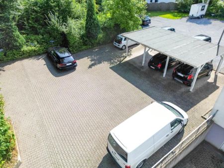 Reserviert* Frisch sanierte 3-ZKB Dachgeschosswohnung direkt an der "Deciusstraße" mit TG-Stellplatz - Foto 2