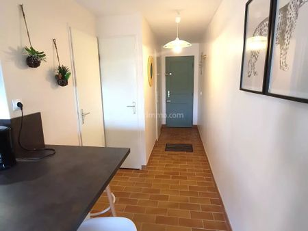 Location Appartement 1 pièces 25 m2 à Roquebrune-sur-Argens - Photo 4