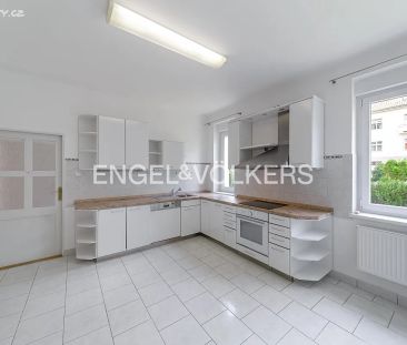 Pronájem bytu 4+1 150 m² - Photo 1