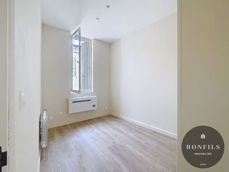A LOUER AVIGNON INTRA MUROS (84000): charmant appartement 2 pièces rénové et climatisé !, - Photo 5