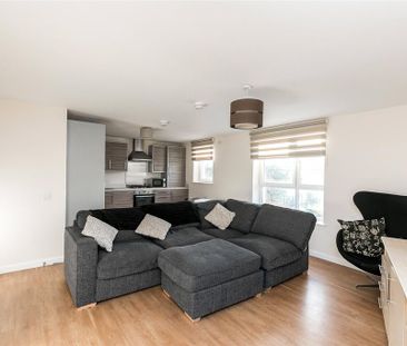 2 bedroom flat to rent - Photo 2