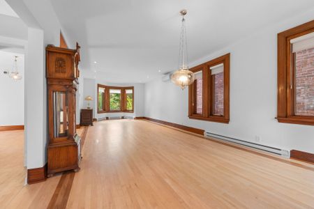 Maison à étages - 5745 Av. Déom - Photo 3