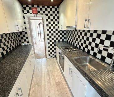 3 bedroom terraced house to rent - Photo 5