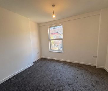 3 bedroom end of terrace house to rent - Photo 3