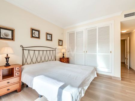 3-Bedroom Apartment for Medium or Long-Term Rent in Hacienda Playa, Elviria – Marbella - Photo 2