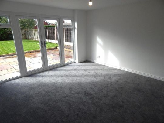 3 bedroom link detached house to rent - Photo 1