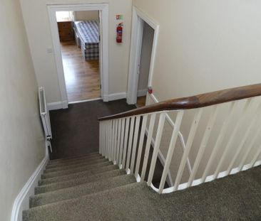 8 bedroom semi-detached house to rent - Photo 6