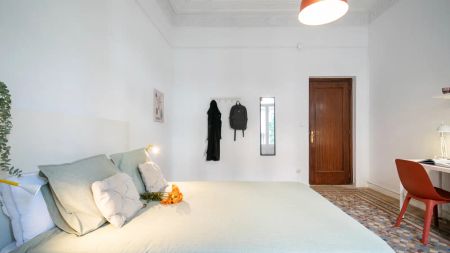 Room in a shared 6-bedroom apartment for rent in la Dreta de l'Eixample, professionals only. - Foto 3