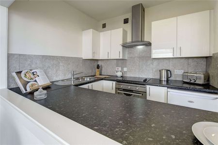 Impressive modern 1 bedroom, 1 bathroom apartment in central Westminster. - Photo 4