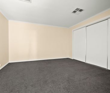 Spacious Apartment With High Ceilings In The Heart Of North Albury - Photo 2