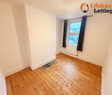 3 bedroom terraced house to rent - Photo 3