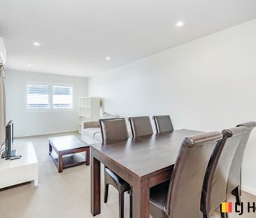 Furnished l Premium Location l 1 Bedroom + Study - 6 Month Lease Only - Photo 2