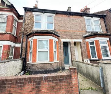 4 bedroom terraced house to rent - Photo 3