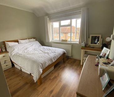 2 Bed Semi-Detached House, Reigate Road, BR1 - Photo 5