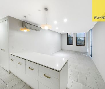 MODERN SPACIOUS TWO BEDROOM APARTMENT WITH LEAFY OUTLOOK - PROMENAD... - Photo 1