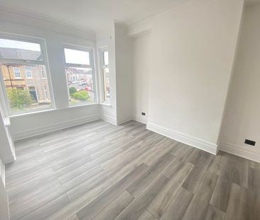 A 3 Bedroom Apartment - Photo 3