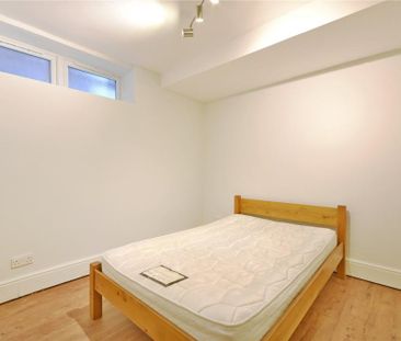 3 bedroom flat to rent - Photo 4