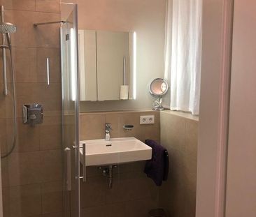 2 gästezi je eig. Bad u eig. Zugang zur Expo Real Estate - Foto 1