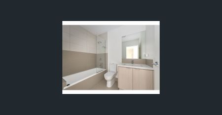 Spacious 3 Bedroom Villa in Gorgeous Emerald Lakes! - Photo 5